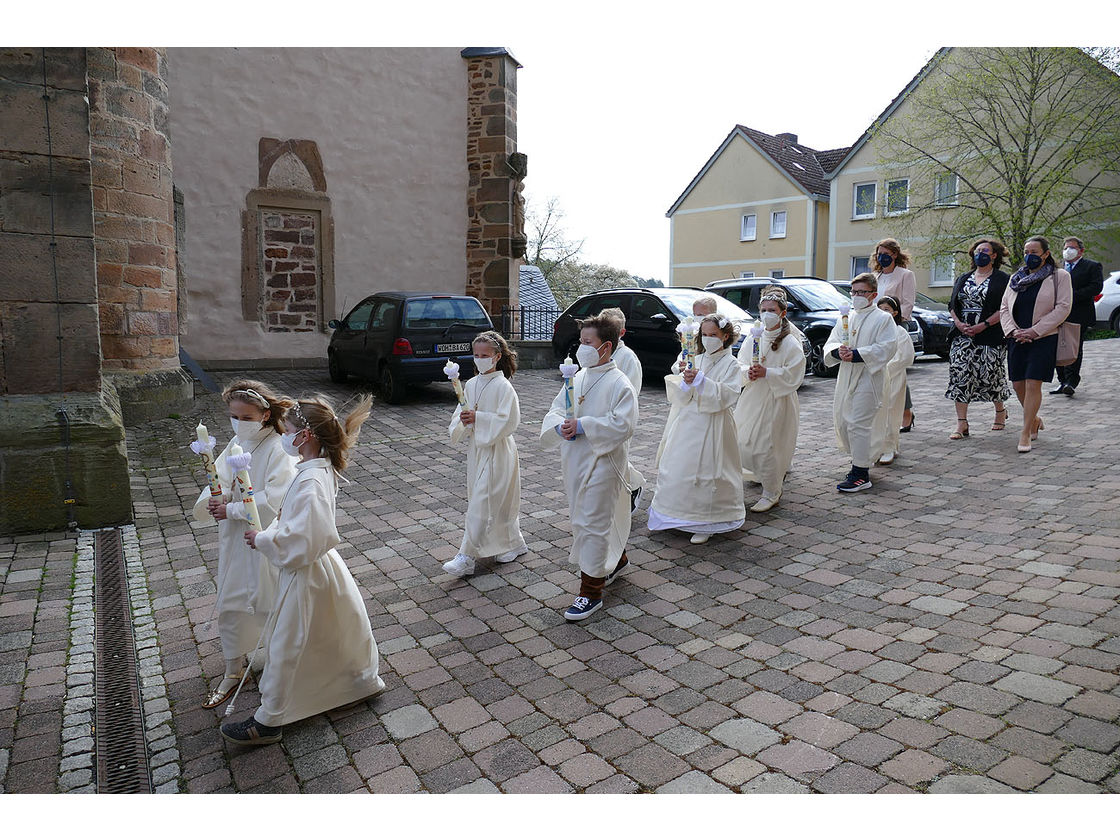 Feier der 1. Heiligen Kommunion in Sankt Crescentius (Foto: Karl-Franz Thiede)